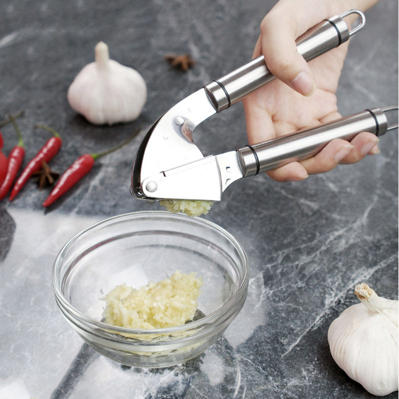#Custom logo Garlic Press